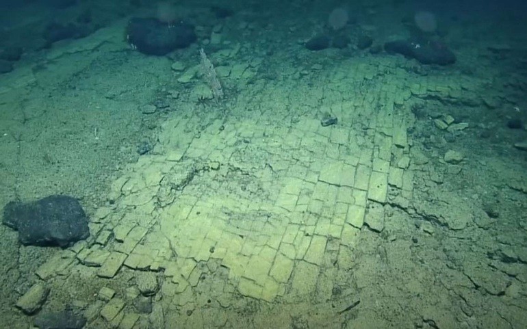 "Con đường dẫn đến Atlantis" dưới đáy đại dương được khám phá như thế nào?